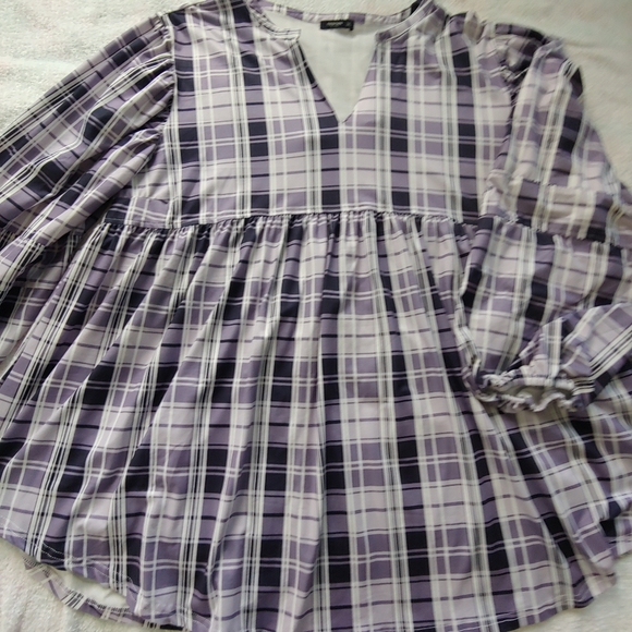 NWOT Plus Size Reborn Collection Charcoal & Gray Plaid Top - Size  2X - Picture 3 of 10